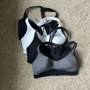 Bundle of 4 Lululemon Speed Up Bras C/D - size 6